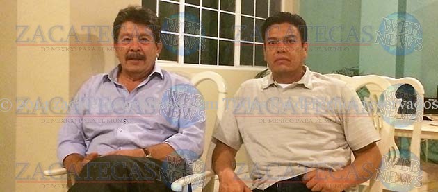 Don Filemón y su hermano Edgar García Ayala, juntos después de dos años de reclusión de Edgar acusado por un delito que no cometió.