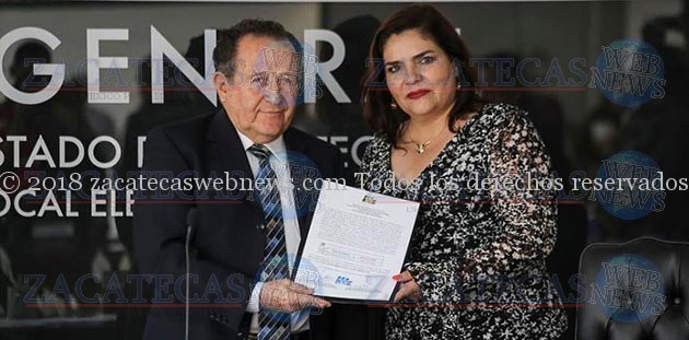 “Navidad alega una violencia política nuestra en su contra por su carácter de mujer, pero no la hay, ni contra ella ni contra ninguna otra mujer; presentamos el cincuenta por ciento de candidaturas a presidencias municipales para hombres y mujeres, presentamos dos listas para diputaciones locales en las que atendimos al segmento de género y de juventud”, añadió el dirigente estatal priista.