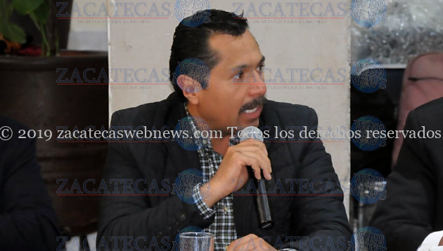 LUIS ESPARZA OLIVARES